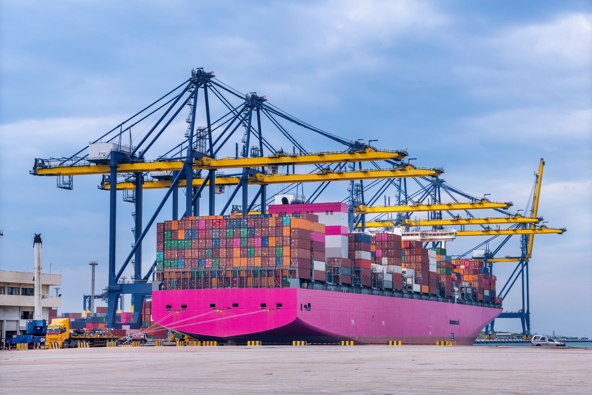 Supply Chain Synergy: Transforming Supplier Interaction with Strategic Cloud Solutions 